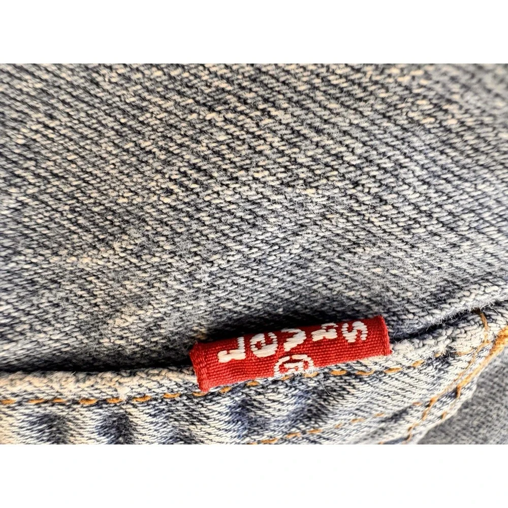 Levis see measurements